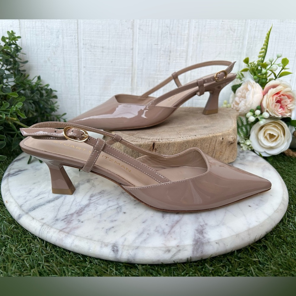 Stuart Weitzman
Vinnie Patent Kitten Slingback Pumps
$525
50mm BEIGE 6.5B NEW - Picture 10 of 16